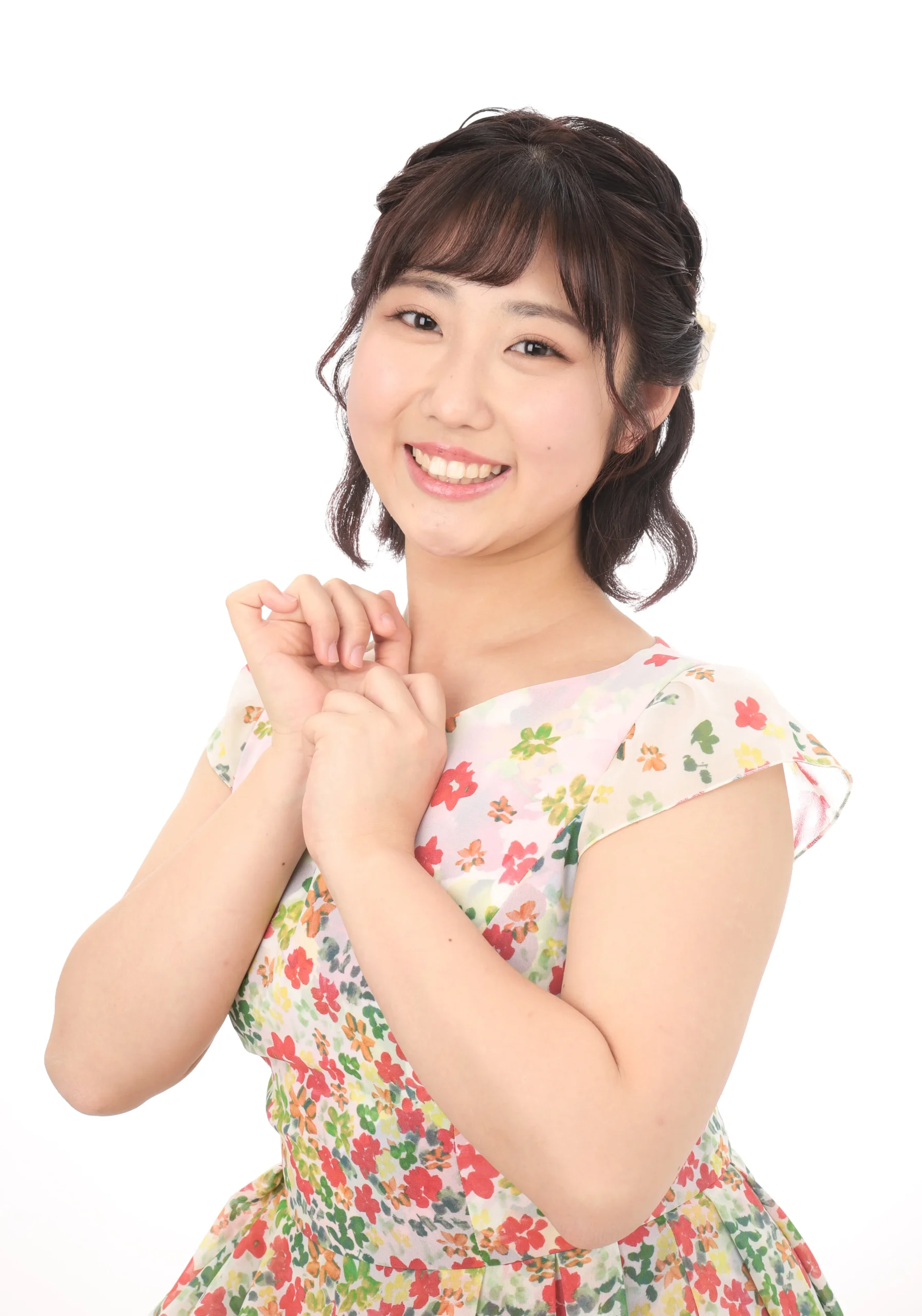 女子就活生の証明写真のビフォー